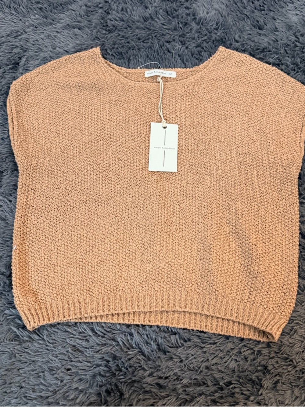 Moon & Madison Tan Scoop Neck Short-Sleeve Knit Sweater Sz M